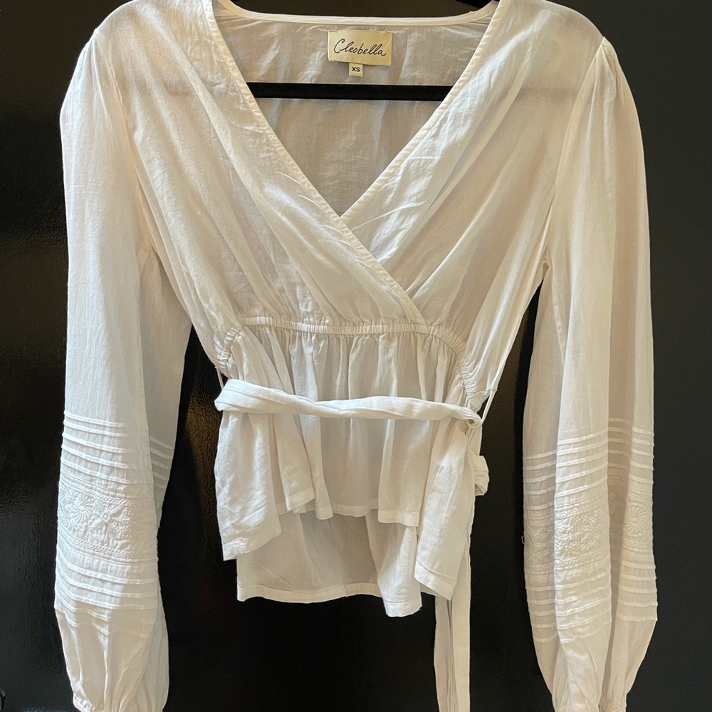 White long sleeve blouse